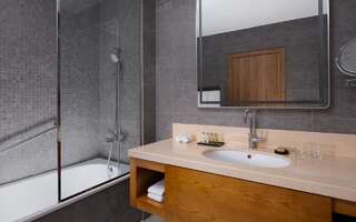 Отель DoubleTree by Hilton Almaty Алматы Двухместный номер с 2 отдельными кроватями-3